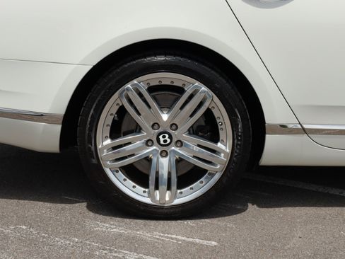 Used 2011 Bentley Mulsanne 4dr Sdn image 22