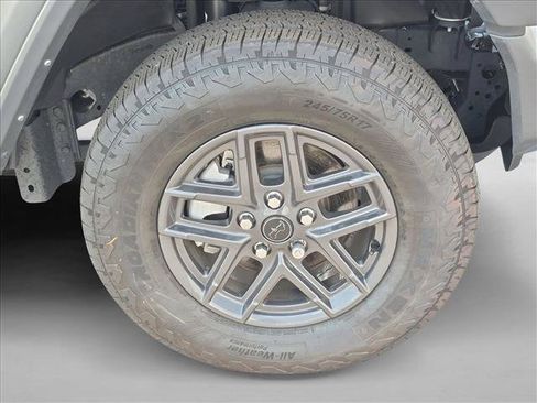 Used 2025 Jeep Wrangler Sport AWD/4WD image 21
