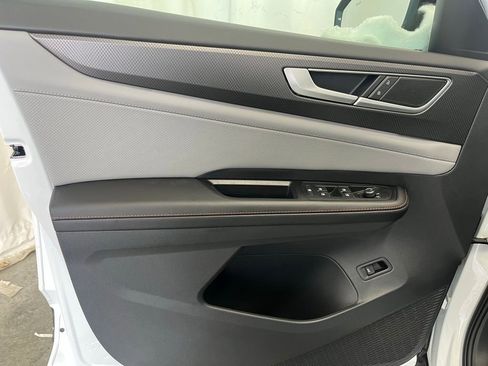 New 2026 Volkswagen Atlas Peak Edition image 9