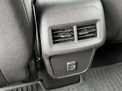 Used 2019 Chevrolet Equinox LT w/ Driver Convenience Package image 12