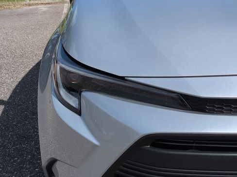 Certified 2025 Toyota Corolla LE FWD image 10