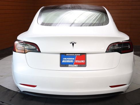 Used 2023 Tesla Model 3 Standard Range RWD image 9