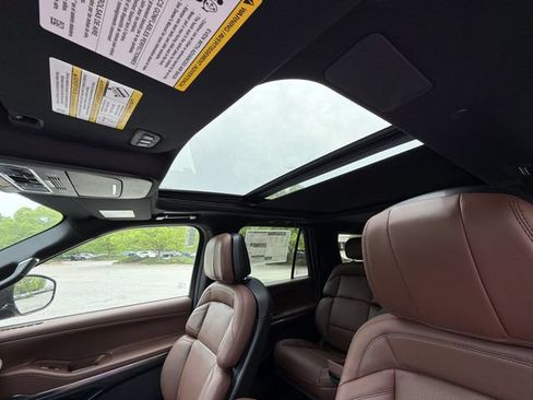New 2026 Lincoln Navigator L Reserve AWD/4WD image 22