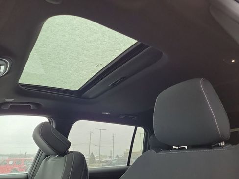 New 2025 Jeep Grand Cherokee L Laredo image 23