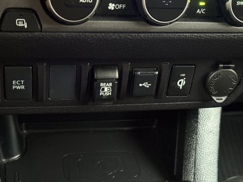 Used 2021 Toyota Tacoma TRD Off-Road AWD/4WD image 28