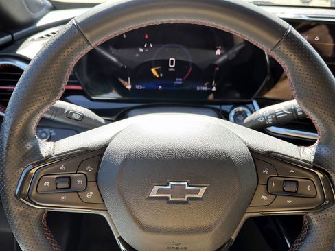 Certified 2024 Chevrolet Trax RS w/ Driver Confidence Package image 18