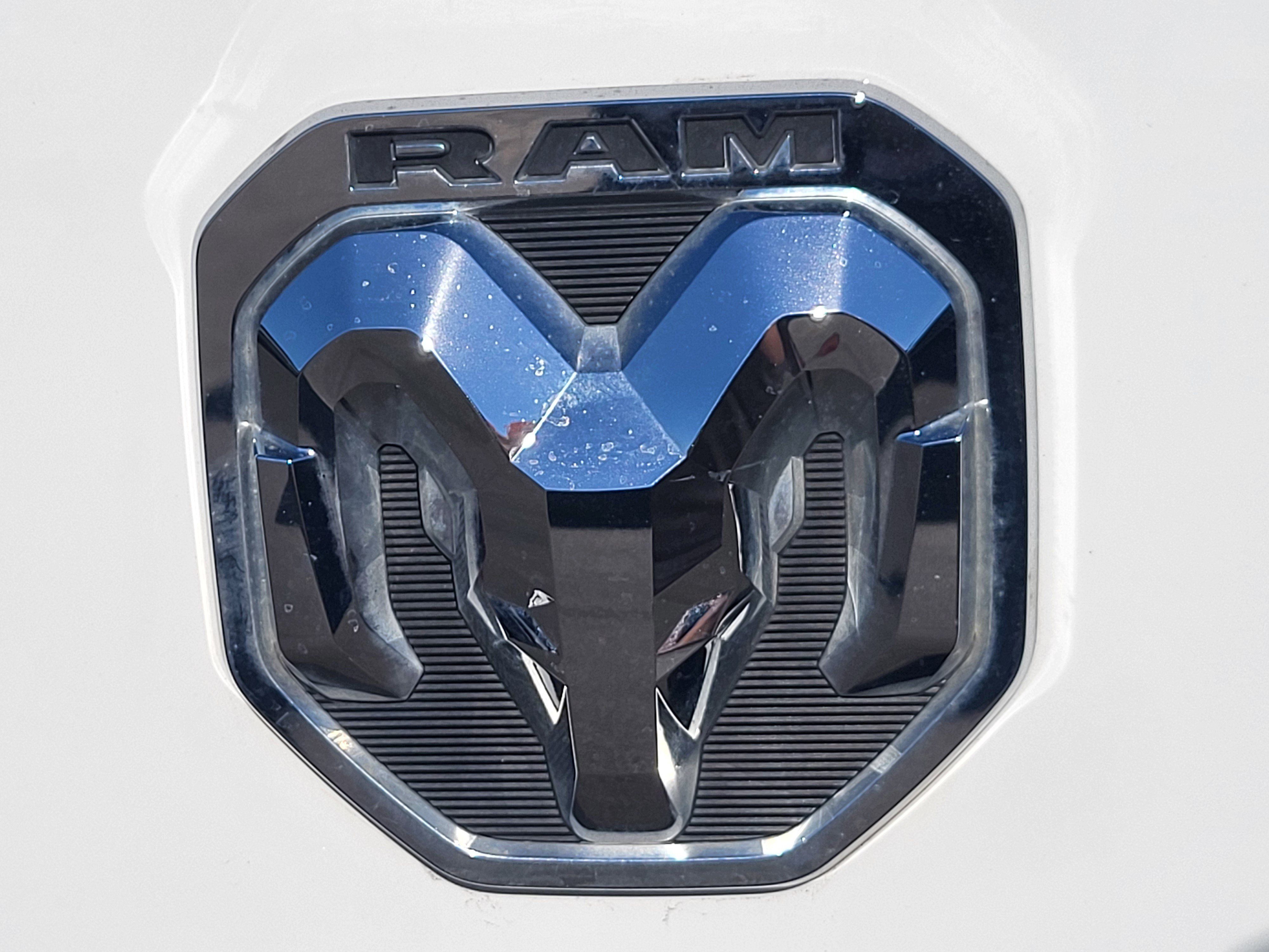 Used 2025 RAM ProMaster 2500 w/ Convenience Group FWD image 11