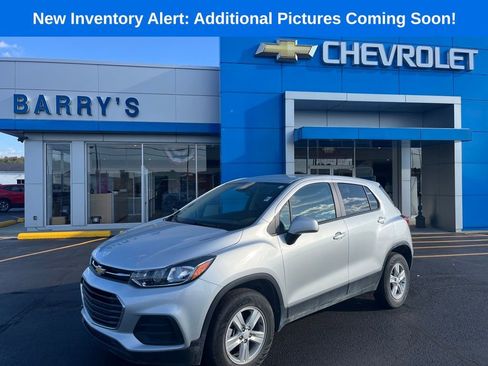 Used 2022 Chevrolet Trax LS w/ Tint and Cruise Package image 1