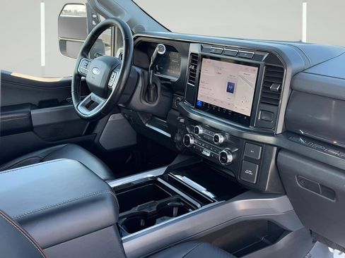 Used 2024 Ford F250 Lariat image 6