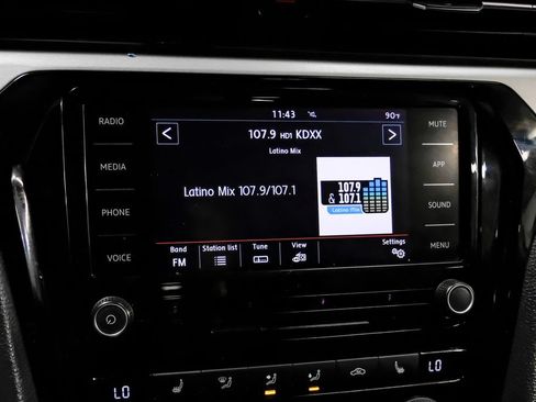 Used 2020 Volkswagen Passat 2.0T SE FWD image 27