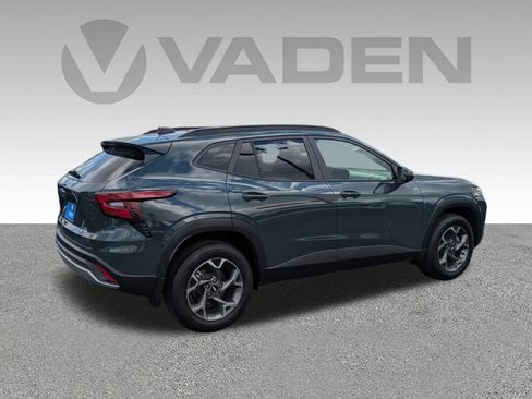 New 2025 Chevrolet Trax LT w/ LT Convenience Package image 23