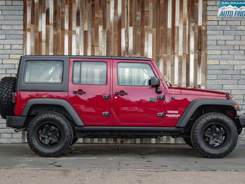 Used 2013 Jeep Wrangler Unlimited Sport w/ Max Tow Pkg AWD/4WD image 8
