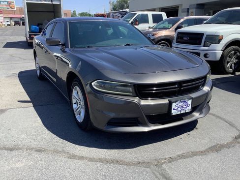 Used 2019 Dodge Charger SXT w/ Travel & Safety Group RWD image 6