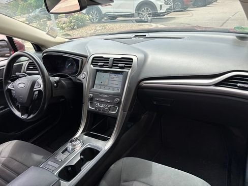 Certified 2019 Ford Fusion SE FWD image 31