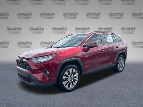 Used 2020 Toyota RAV4 XLE Premium FWD image 4