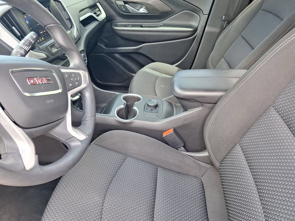 Used 2022 GMC Terrain SLE FWD image 18