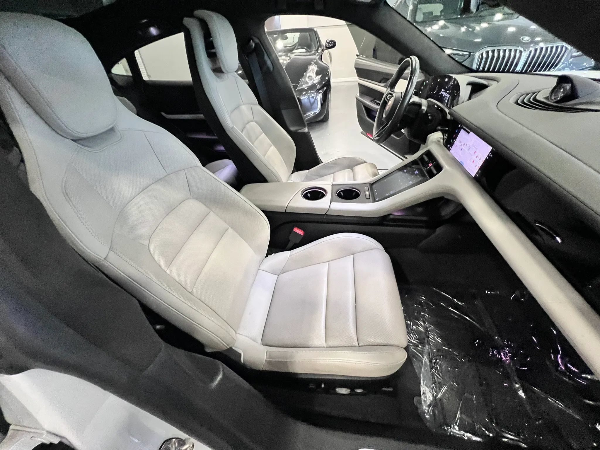 Used 2020 Porsche Taycan Turbo AWD/4WD image 29