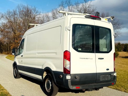 Used 2018 Ford Transit 250 148 Medium Roof image 4