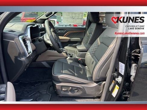 New 2025 GMC Canyon Denali image 11