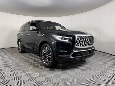 Used 2021 INFINITI QX80 Sensory w/ All-Season Package RWD image 3