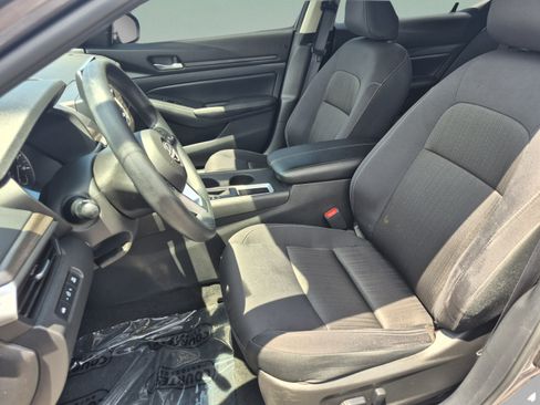 Certified 2025 Nissan Altima 2.5 SV FWD image 19