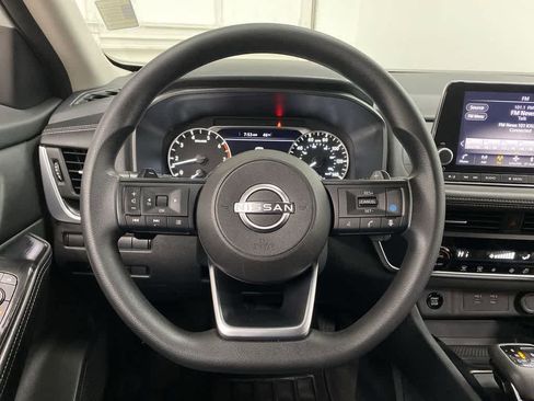 Used 2024 Nissan Rogue SV image 19