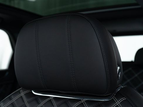 Certified 2021 Bentley Bentayga image 17