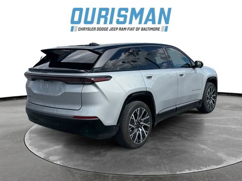 Used 2025 Jeep Wagoneer S Limited image 6