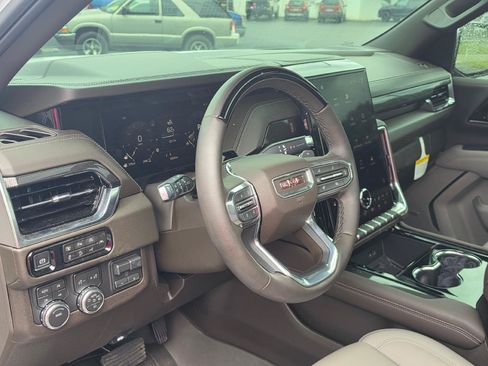 Used 2026 GMC Yukon Elevation w/ Elevation Premium Package AWD/4WD image 6