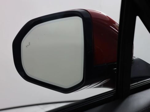 Used 2025 Rivian R1S Adventure AWD/4WD image 18
