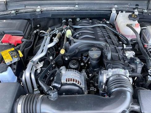 Used 2022 Jeep Gladiator Rubicon w/ LED Lighting Group image 9