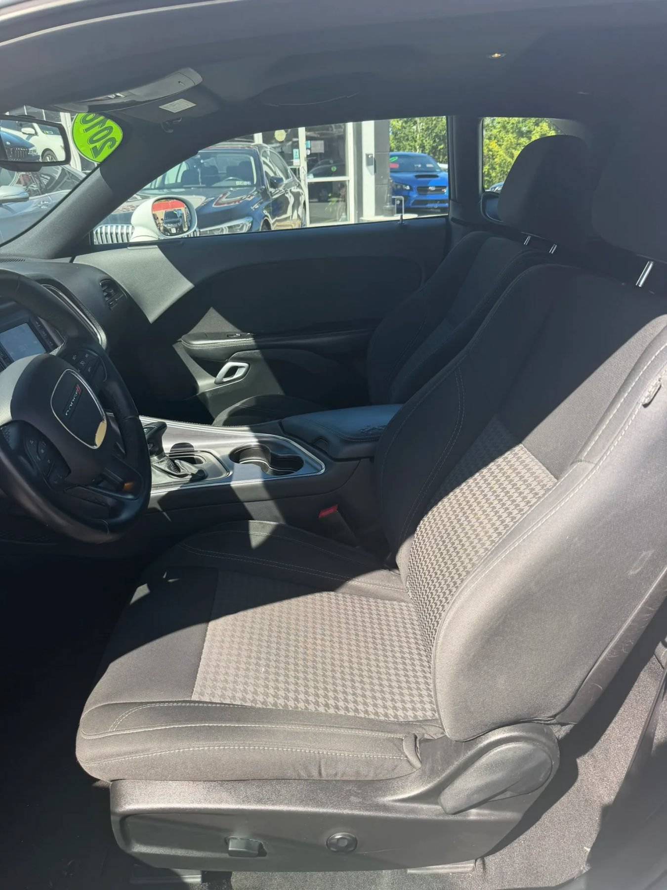 Used 2016 Dodge Challenger SXT RWD image 31