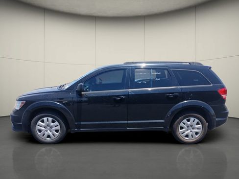 Used 2019 Dodge Journey SE FWD image 4