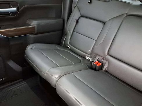 Used 2021 Chevrolet Silverado 1500 LT Trail Boss w/ Convenience Package II image 17