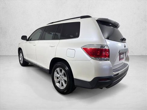 Used 2013 Toyota Highlander Plus FWD image 5