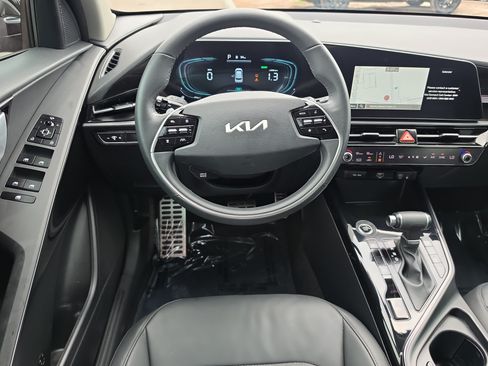 Certified 2023 Kia Niro EX Touring FWD image 12