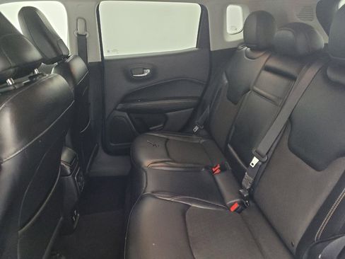 Used 2017 Jeep Compass Latitude w/ Popular Equipment Group AWD/4WD image 18