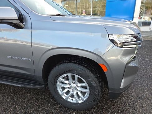Used 2022 Chevrolet Suburban LT image 32