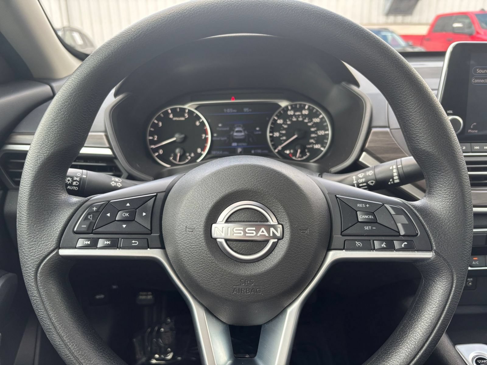 Used 2025 Nissan Altima 2.5 SV FWD image 27