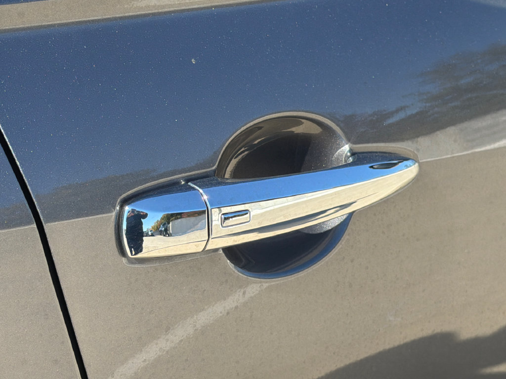 Used 2024 Nissan Altima 2.5 SV FWD image 8