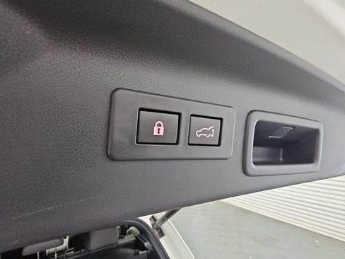 Used 2025 Subaru Forester Limited w/ Popular Package #2 AWD/4WD image 35