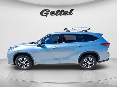 Used 2022 Toyota Highlander XLE image 7
