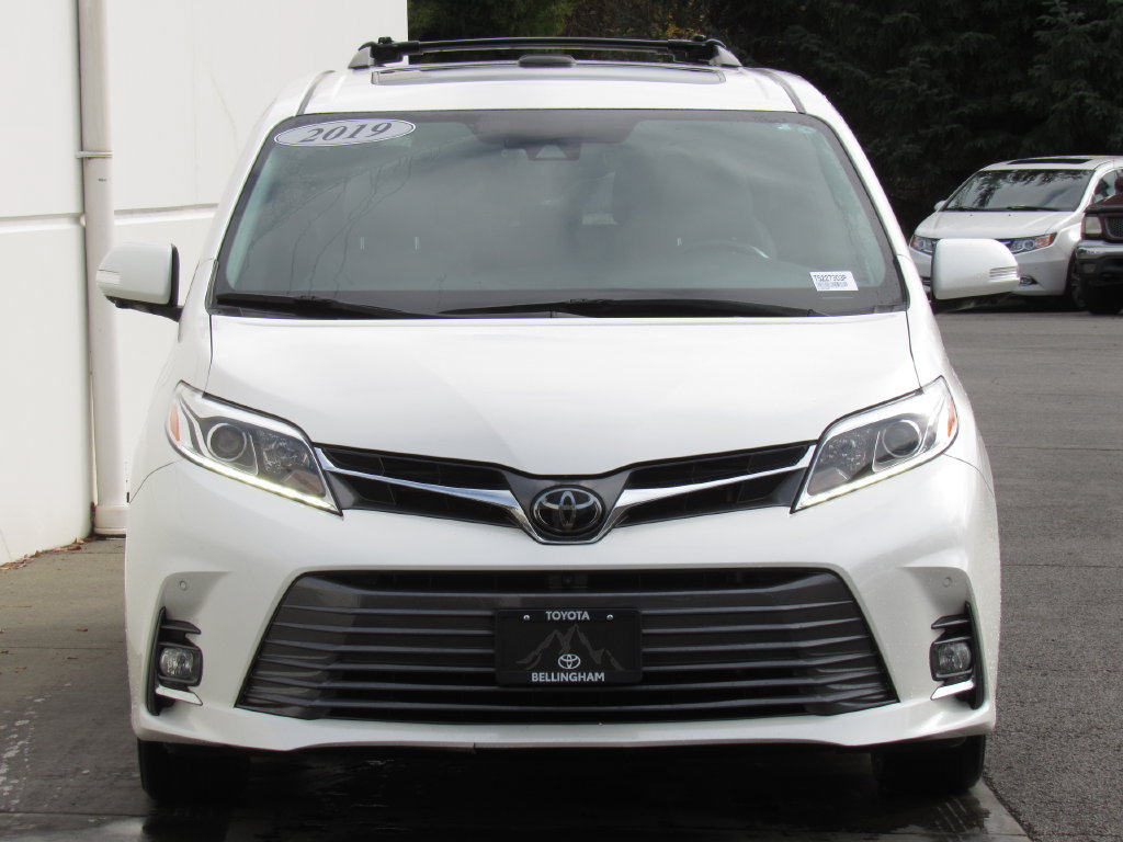 Used 2019 Toyota Sienna XLE AWD/4WD image 3