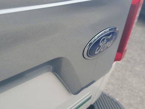 Certified 2019 Ford F150 Platinum w/ Equipment Group 701A Luxury AWD/4WD image 9