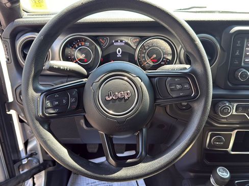 Used 2019 Jeep Wrangler Sport AWD/4WD image 4