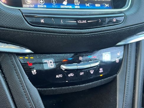 Used 2018 Cadillac XT5 Premium Luxury image 21