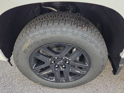 New 2026 Chevrolet Silverado 1500 Custom w/ Turbomax Blackout Package AWD/4WD image 13