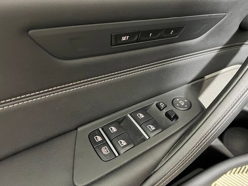 Used 2023 BMW M550i xDrive w/ Executive Package AWD/4WD image 17