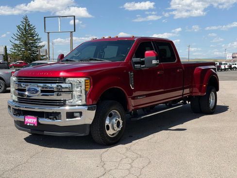 Used 2017 Ford F350 Lariat w/ Lariat Value Package AWD/4WD image 11