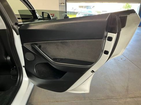 Used 2024 Tesla Model Y Long Range AWD/4WD image 15